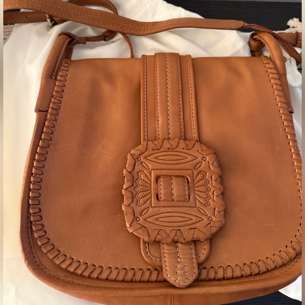 Kiva Large Crossbody in Washed Leather, Harvest Wheat